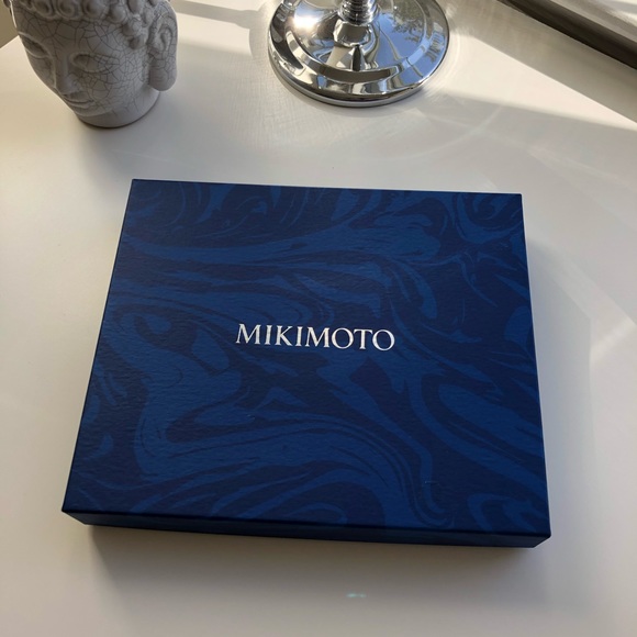 Mikimoto Pearls Necklace - Picture 4 of 7